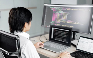 滕州 ,php声明和调用变量的符号是什么？